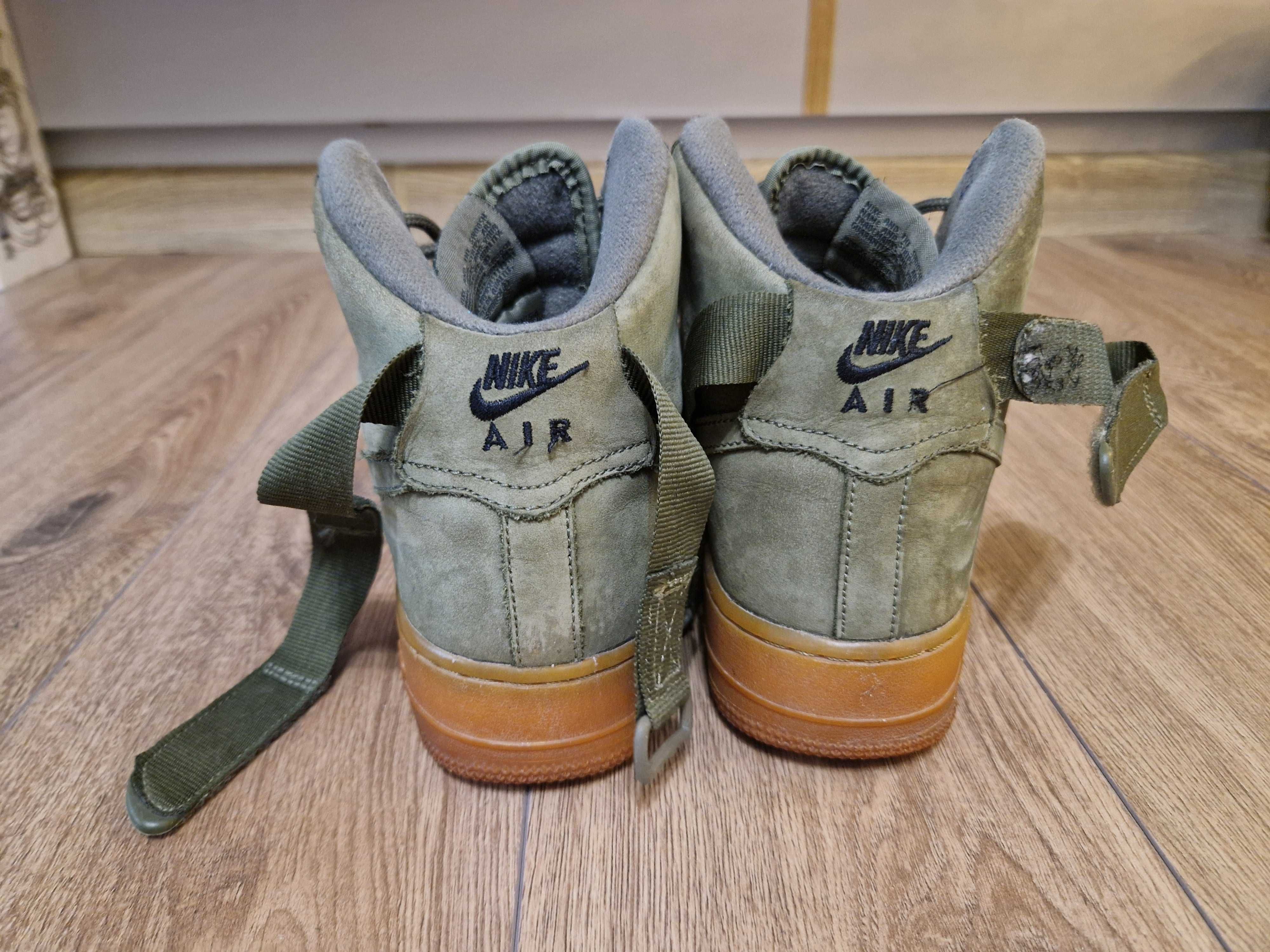 Дамски кецове Nike