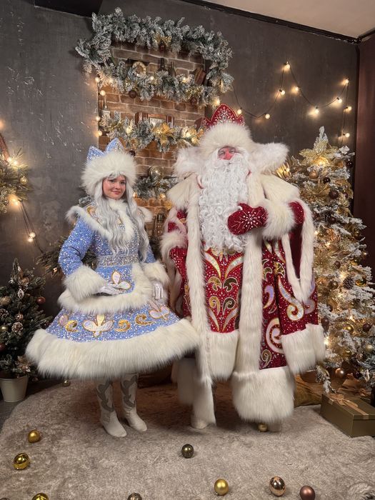 Дед мороз. Снегурочка. Олень. Гринч. Qor bobo. Qor qiz. Shou. Animator