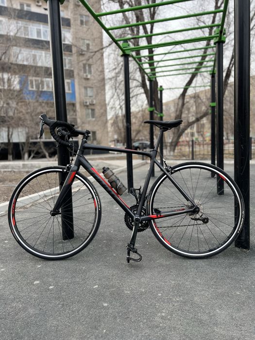 Продам велостпед Giant