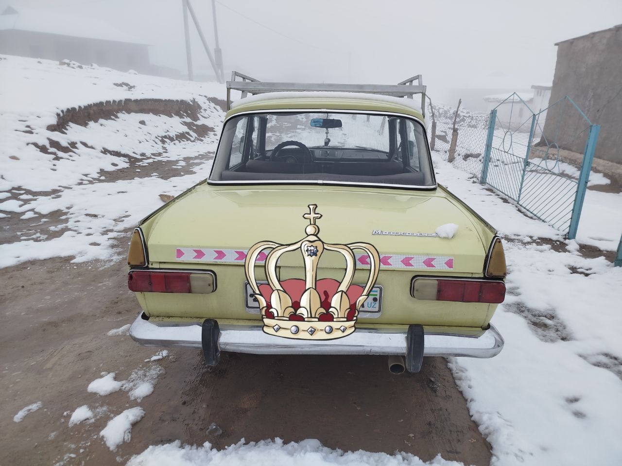 Moskivich 412 moshina holati yaxshi