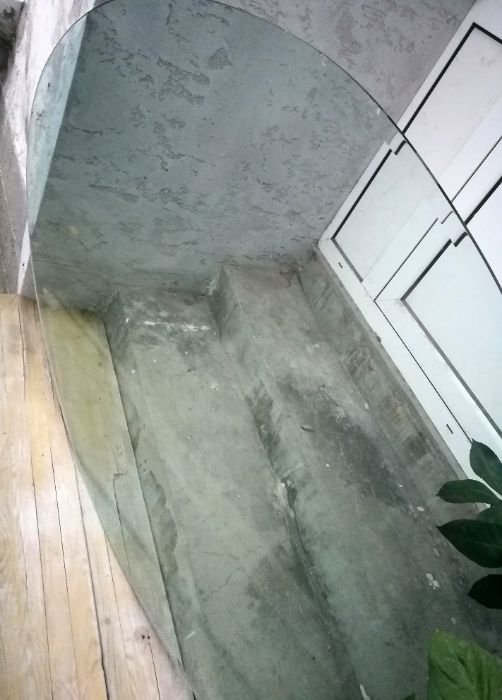 Калено стъкло за голяма холна маса с фасет