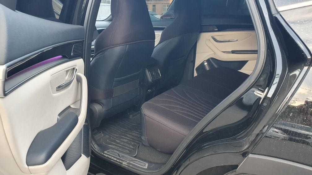 BYD Chempion Gibrid.Ful. Yili 2023. Yurgani 32000. Narxi 26900