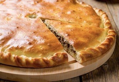 Блины домашние , пироги с мясом капустой, вафли