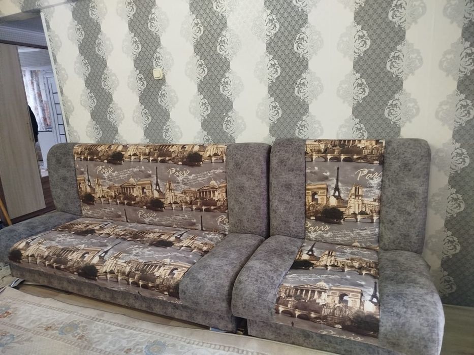 Продам мягкий уголок( диван и два кресла)