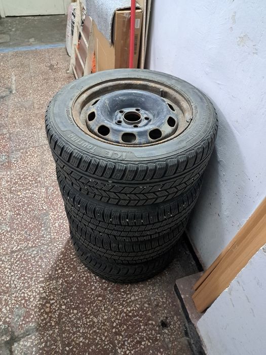 Cauciucuri iarnă cu genți foarte bune puțin folosite