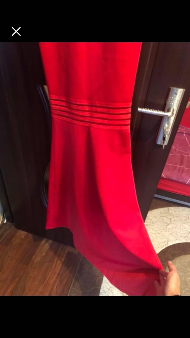 Vand rochie de ocazie tip sirena