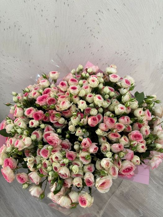 Букет кустовых роз свежие, ароматные, нежные