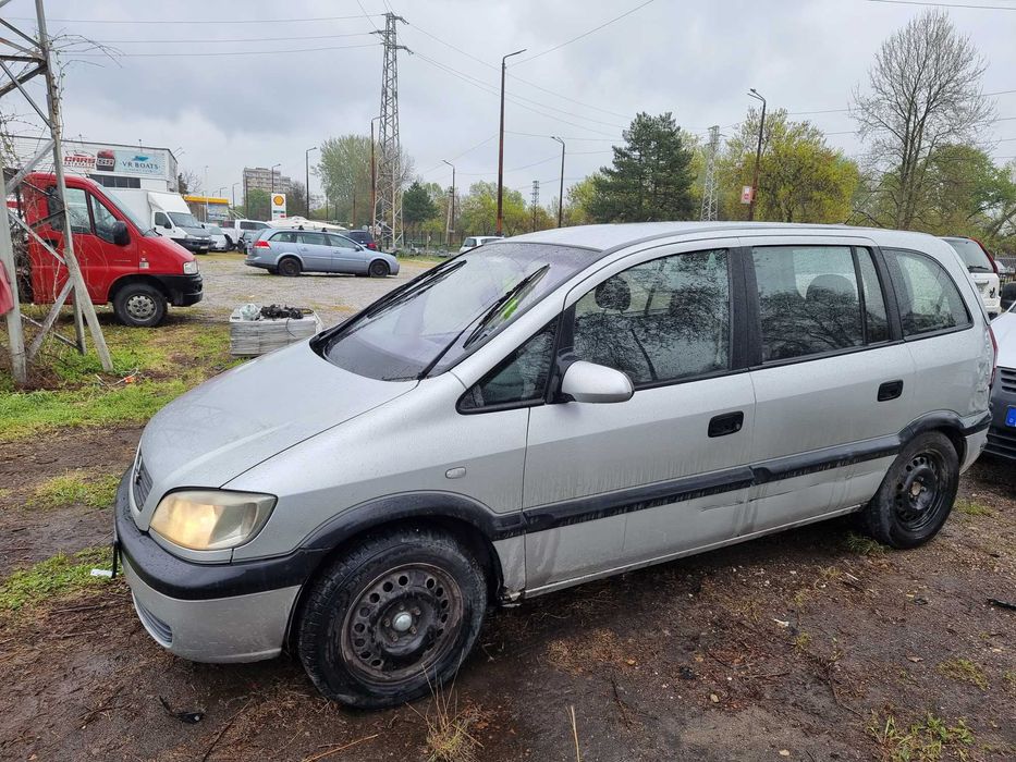 Опел зафира 2.0 дизел само на части