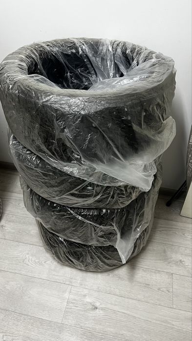 Астана  Продам 4 зимние шины с шипами 225/45/17