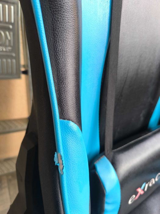 Геймърски стол в синьо и черно