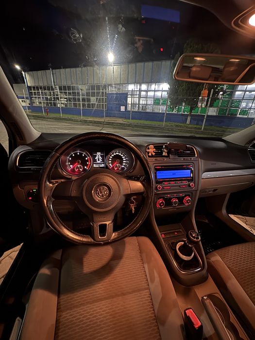 Vand Golf 6 1.6 benzina