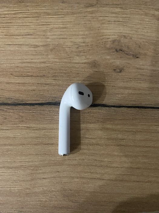 Правое ухо от AirPods 1