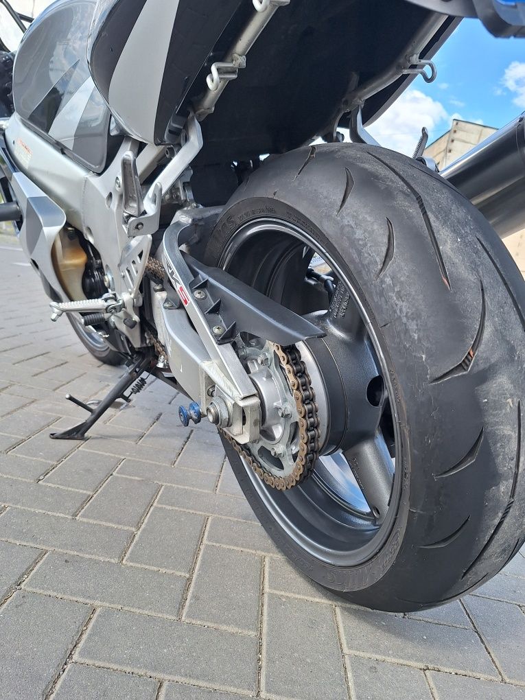 Suzuki GsxR 750 Srad