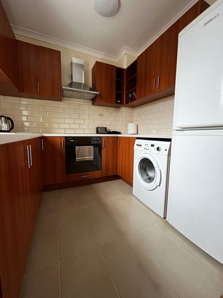 Дава се под наем Двустаен апартамент в Карлово - 60 кв.м за 357 € - Снимка #2