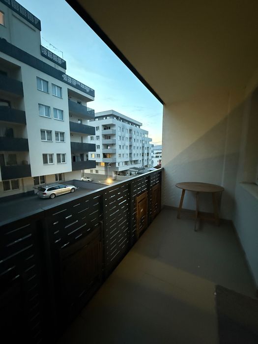 Vand apartament , deasupra de Bmw, Floresti