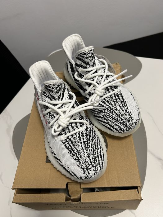 Yeezy 350 v2 zebra