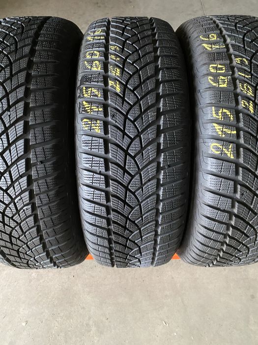 Anvelope iarna 215/60/16 Goodyear Ultra Grip Performance 215 60 16 R16