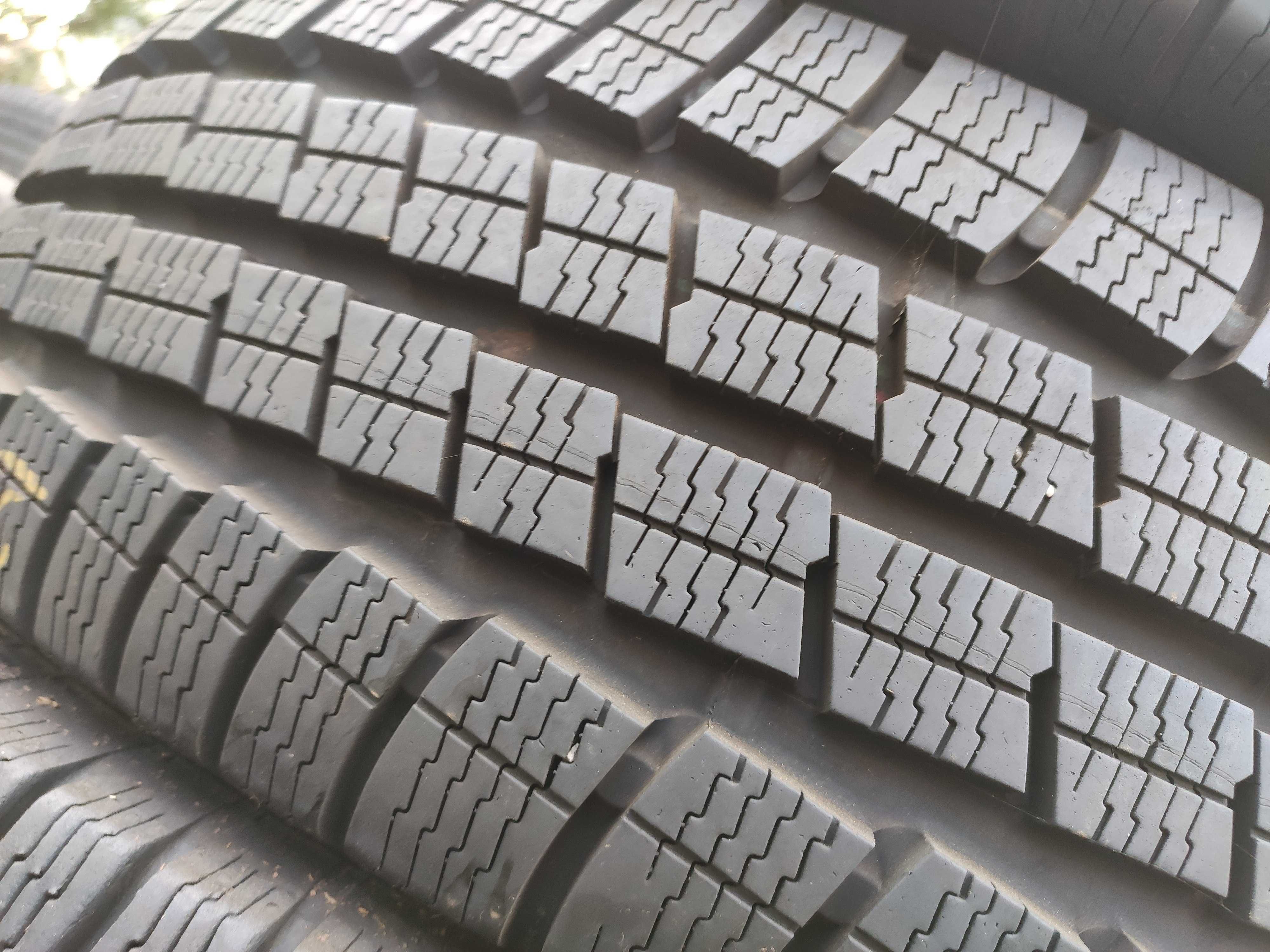 2бр Като нови зимни гуми за БУС 215 65 16 С - Platin - DOT 2023