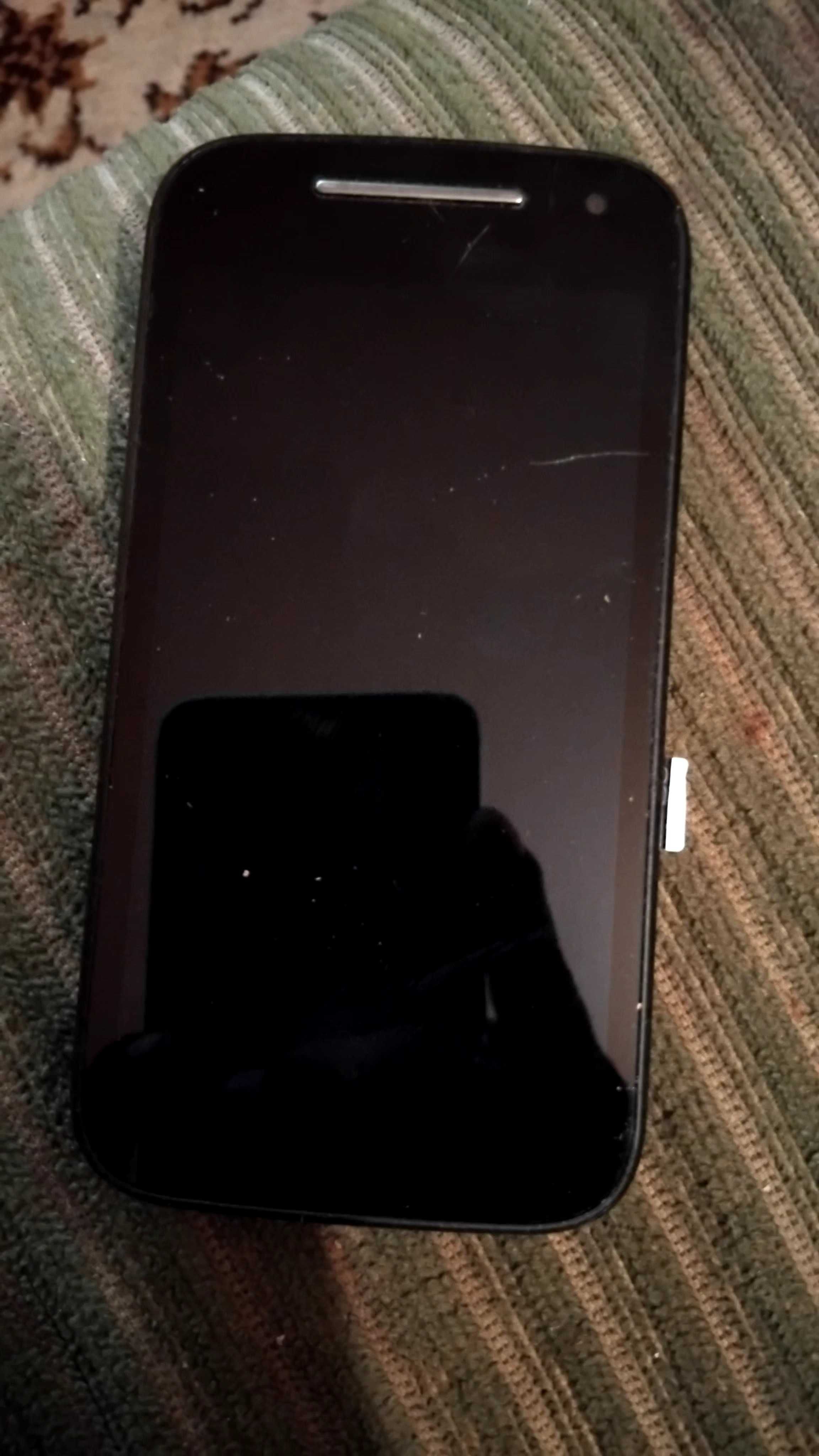 Motorola XT1524 zapazen