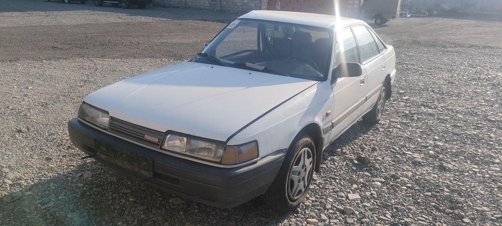 Мазда 626 продаю по запчастям машина 1990 года