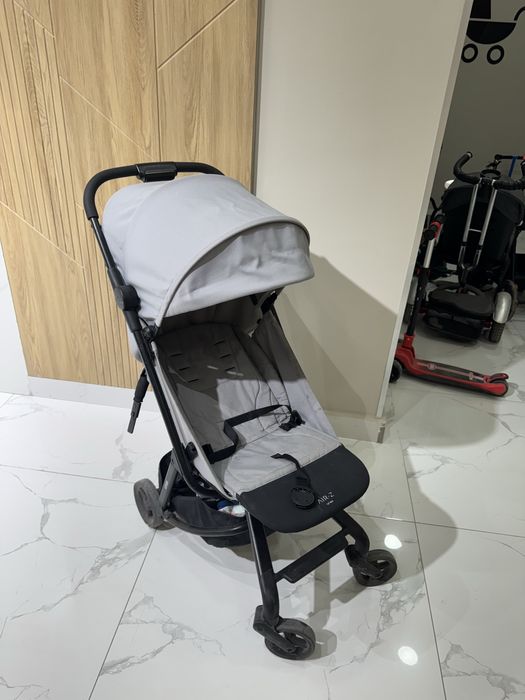 Продаю свою любимую коляску от anex