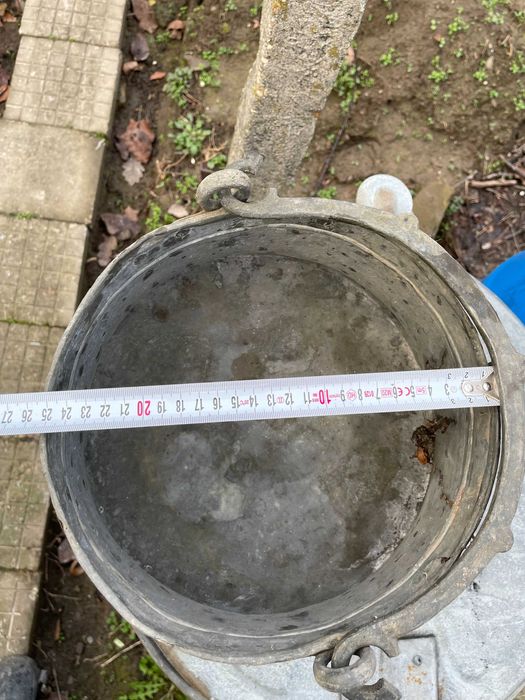 Стари менци с различна големина