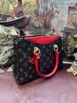 Geantă Louis Vuitton
