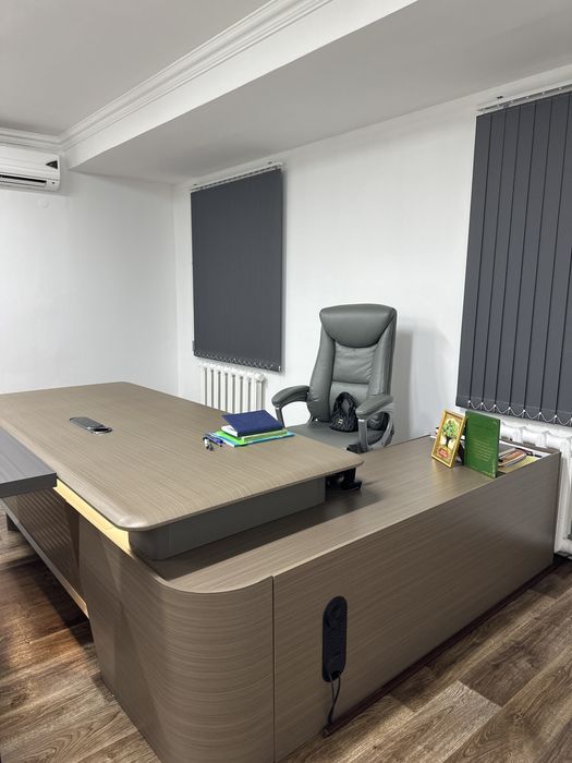 Продам столы руководителя