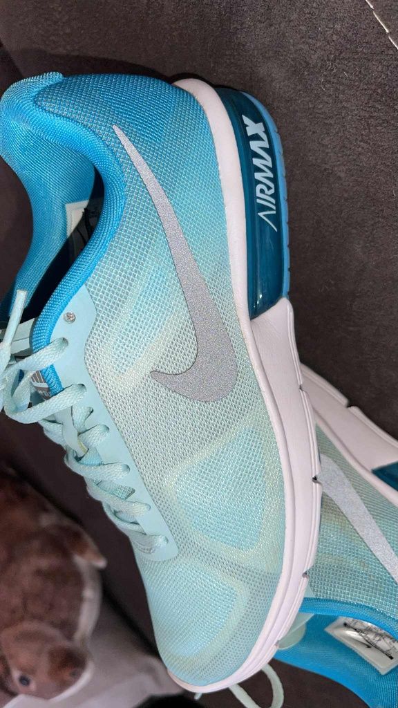 Страхотни маратонки Nike Air Max