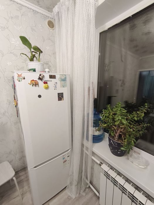 Холодильник бу продам