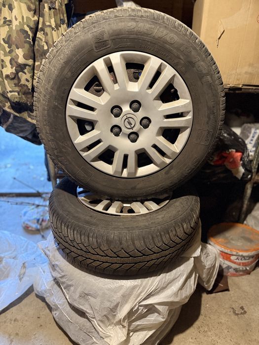 Vand 4 Anvelope 215/70/16-iarna  cu jante de tabla si capace Opel!