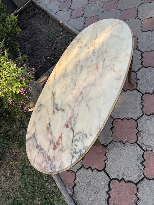 Masuta din bronz cu blat de marmură