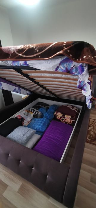 Pat dormitor  impecabil