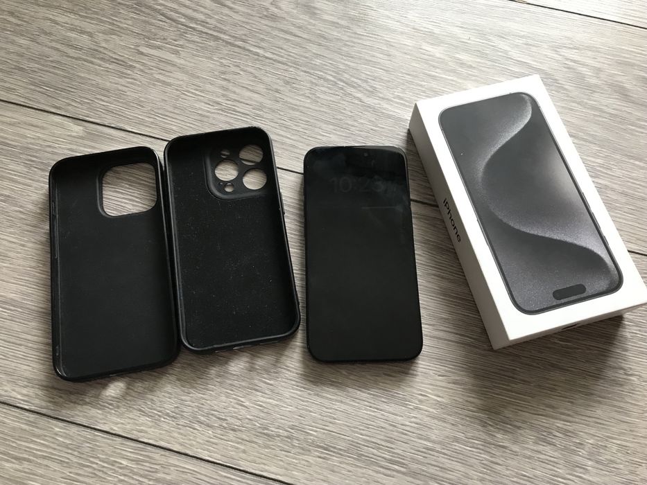 Iphone 15 pro 128gb la cutie cumparat de nou / are spatele spart