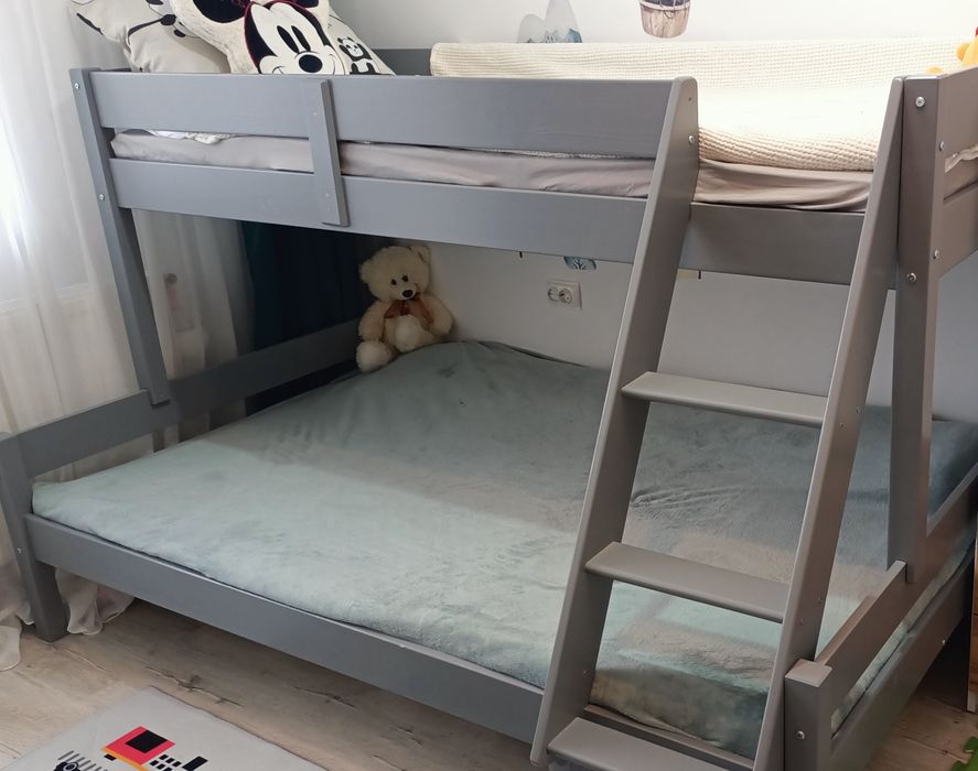 Vând pat supraetajat copii