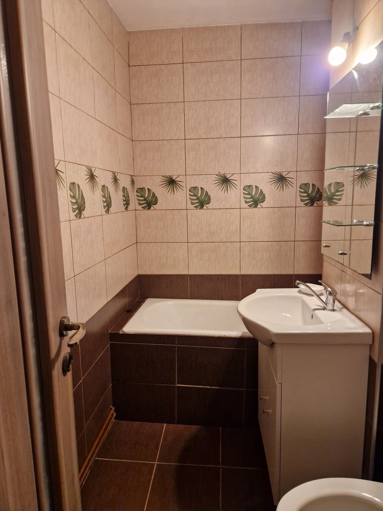 Apartament 2 camere str . Colibitei