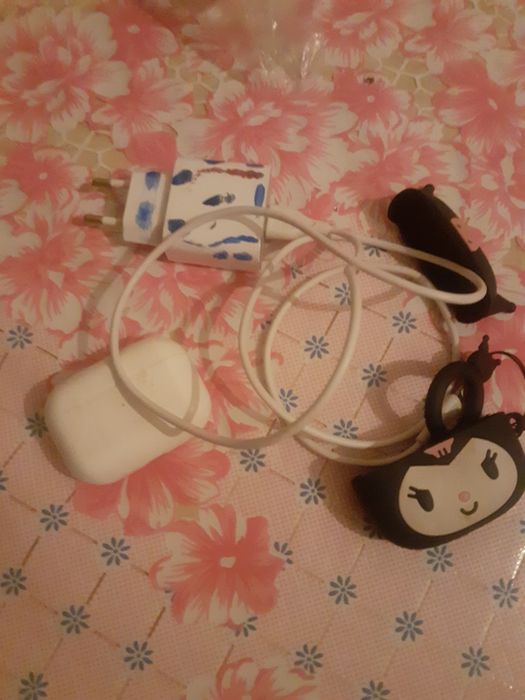 Аирпоцы эпл  в обмен на Аифон 13 черныи или серыи