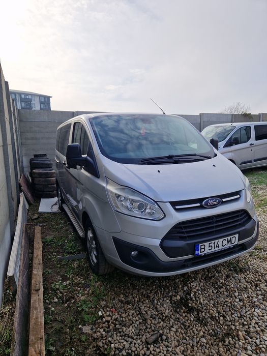 Vand Ford Transit Custom  9 locuri