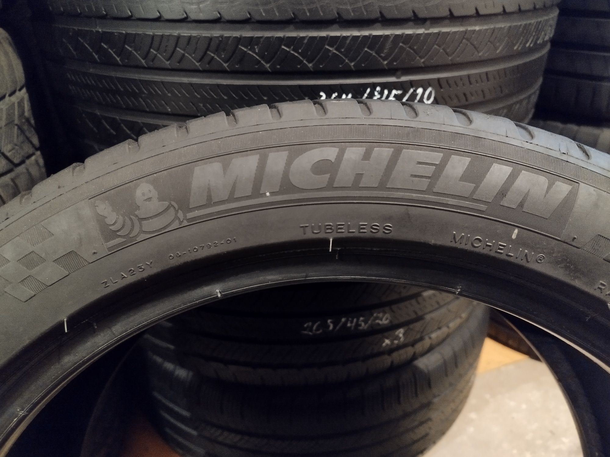 Michelin 245/45/19