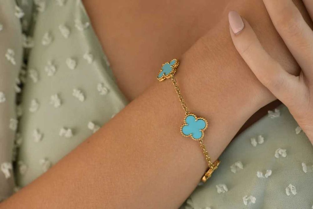 Van Cleef & Arpels VCA Gold Turquoise 5 Motif Alhambra Дамска Гривна