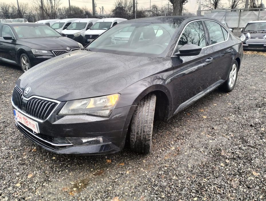 Skoda Superb Posibilitate Leasing Auto PJ sau Credit Auto PF