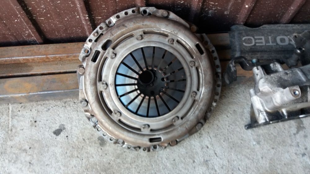 Alternator compresor ambreiaj VW TOURAN 2.0 tdi 140cp BKD