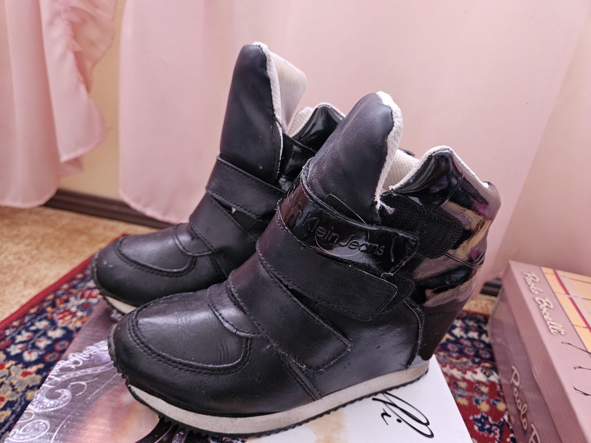 Боти Calvin Klein