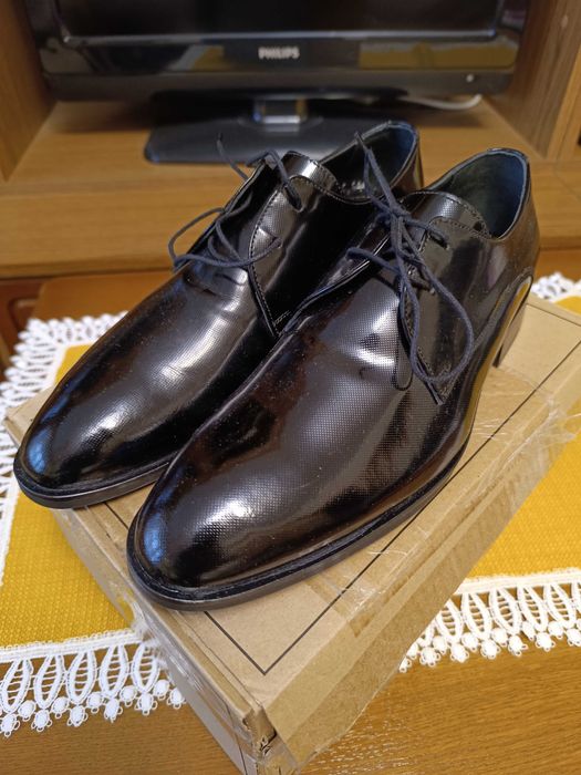 Vând pantofi ceremonie D's Damat Nr 40 noi, nepurtați