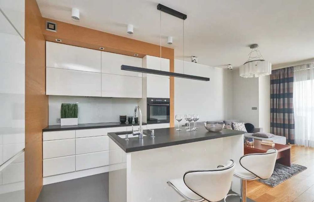 Дава се под наем Двустаен апартамент в Пловдив, Младежки Хълм - 61 кв.м за 341.7 € - Снимка #1