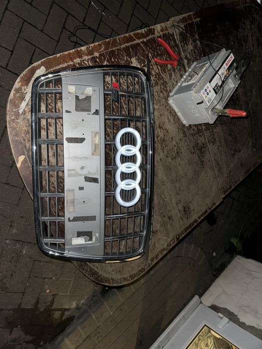 Grila fata  OEM Audi A3 8P S3 Facelift 2009-2012