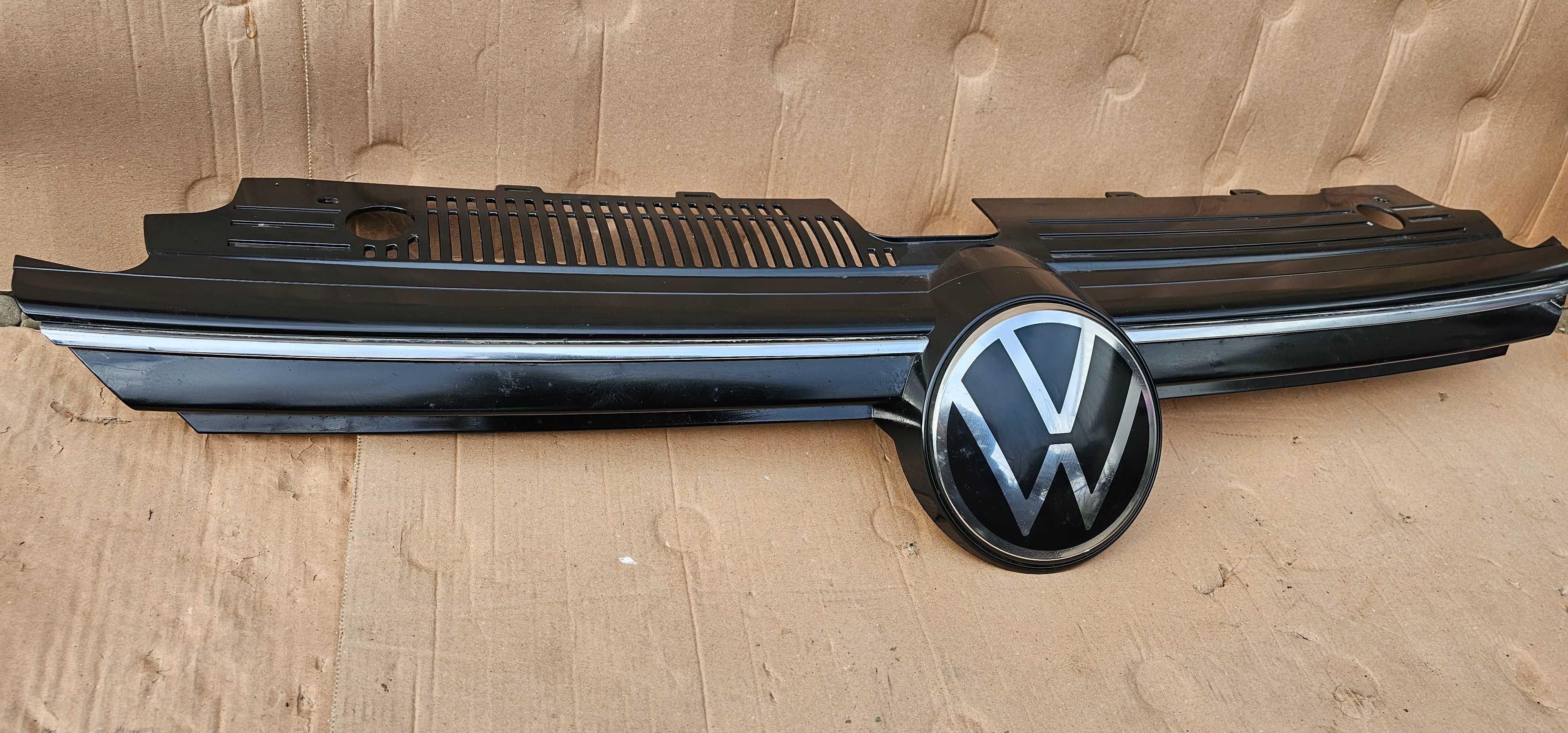 Grila radiator cu emblema VW Golf 8 2020 / 2021 / 2022 2023