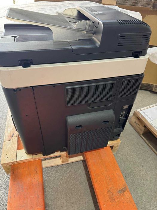 Продавам цветно устройство Konica Minolta Bizhub C3351