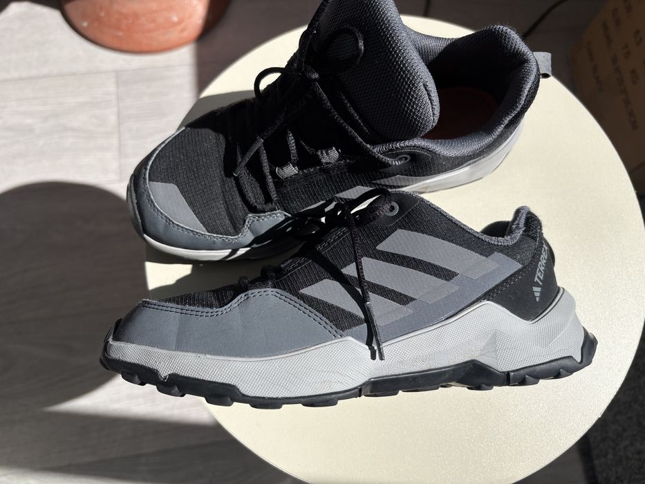 Маратонки terrex adidas 35 1/2  35 лв