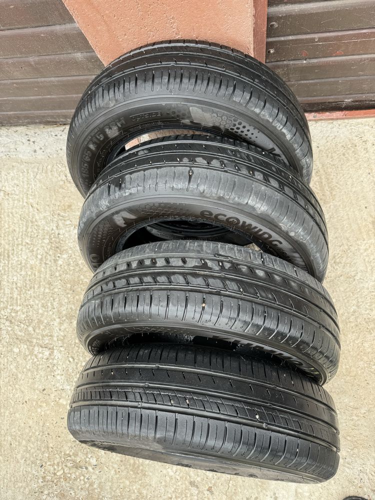 Vind anvelope vara 185/65/15 Kumho